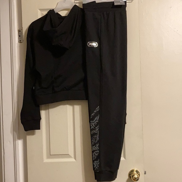 NWT Puma Women’s Sweat suit - Picture 3 of 5